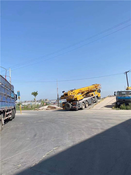 广宁县25吨吊车的租赁价格大概是多少？